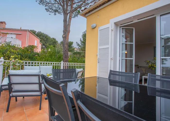 Апартаменты Grande Terrasse Vue Сен-Рафаэль